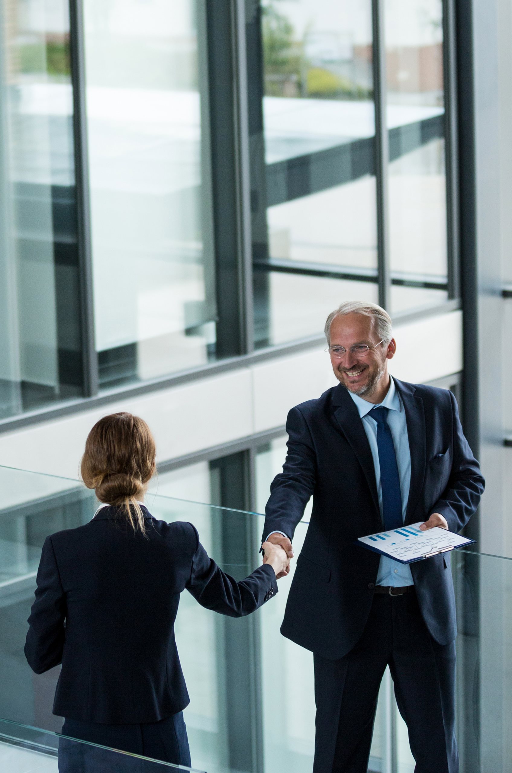 two people handshaking